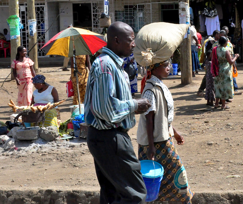 Melanie Heinrich - Travel Images - Nairobi Kenya -Arusha, Tanzania